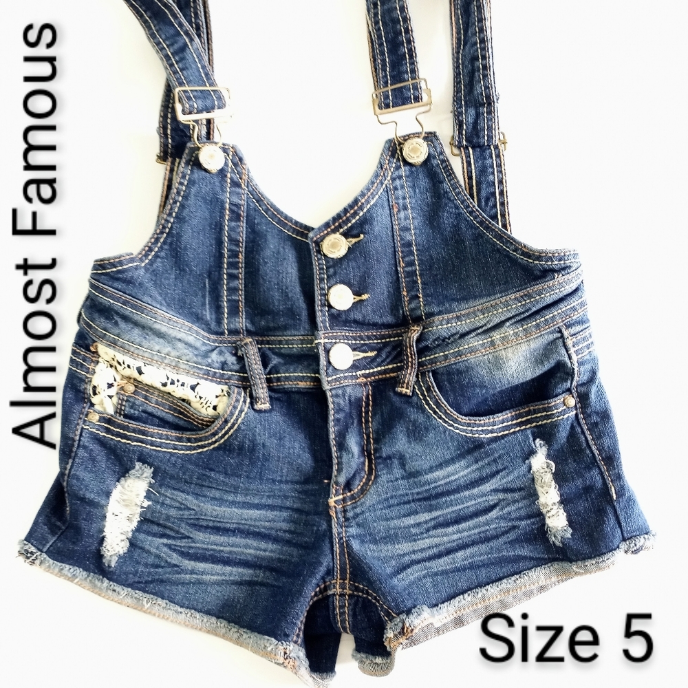 Almost Famous Bibs Jean Shorts Embellished Size 5 - Picture 1 of 16